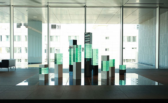 働く人を癒す作品の数々ViNA GARDENS オフィスでアート巡り