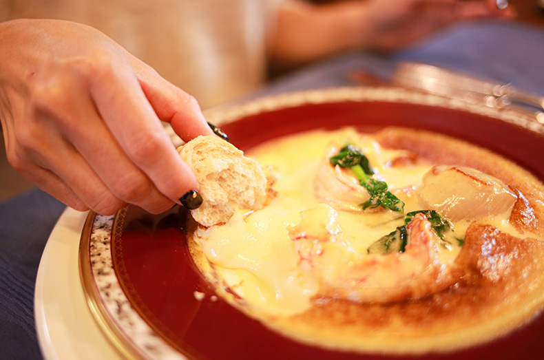 海老と帆立貝のグラタンはソースも主役級