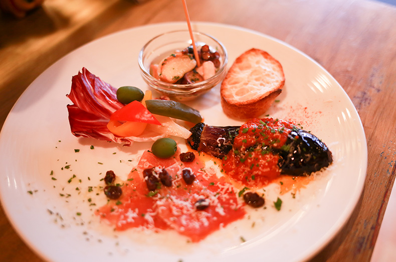 これ一皿で満足しちゃいそう！？店主の気まぐれ盛り